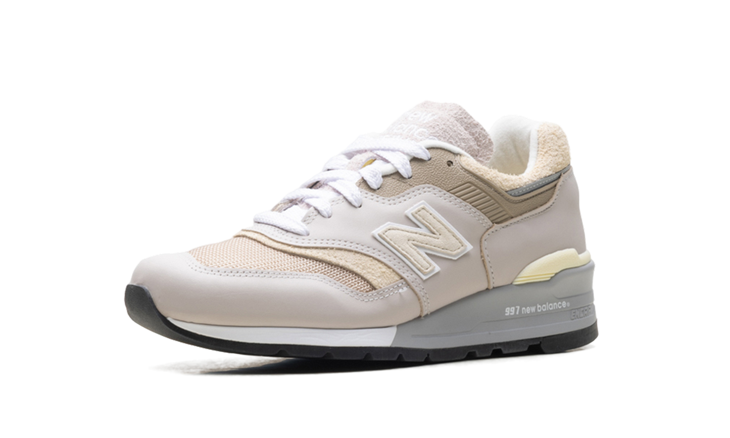 997 "Made in USA - Moonrock / Driftwood" U997GG